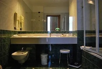 Hotel Green Hotel 4*